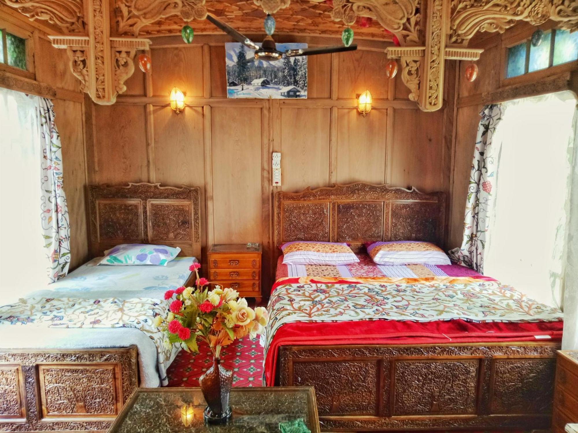 New Bul Bul Group Of Houseboats Srinagar Hotel Durgjan Exterior photo