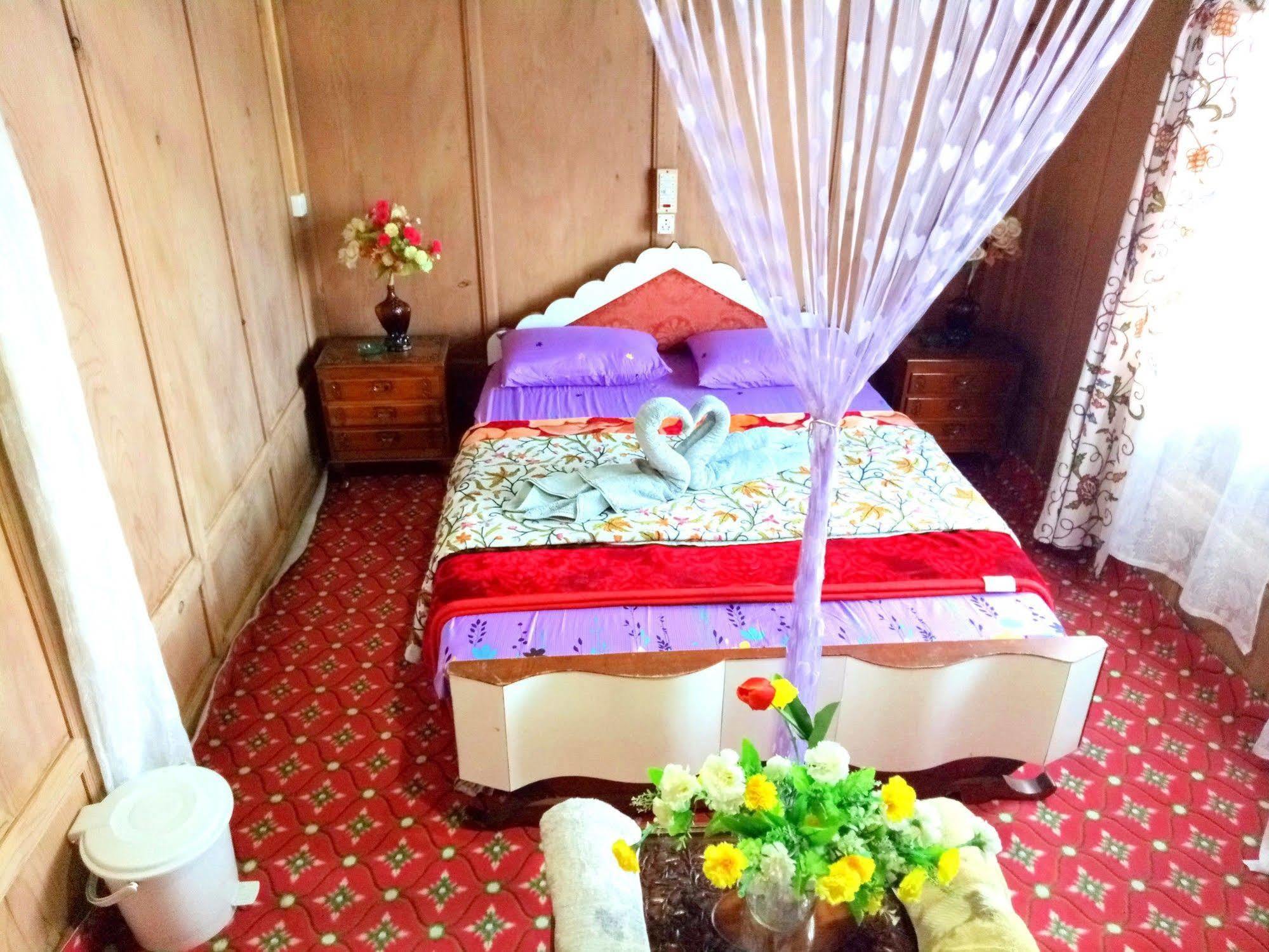 New Bul Bul Group Of Houseboats Srinagar Hotel Durgjan Exterior photo