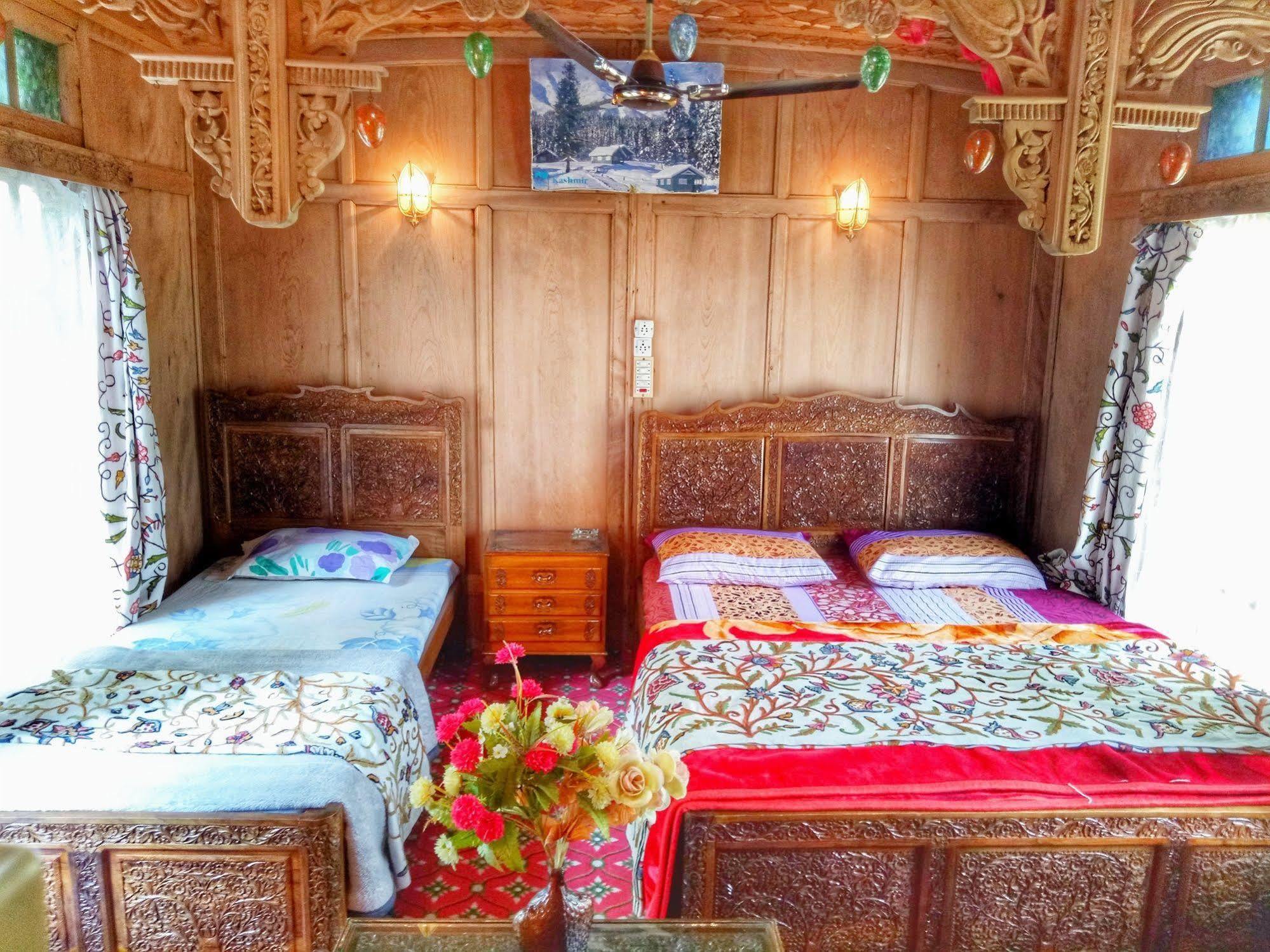 New Bul Bul Group Of Houseboats Srinagar Hotel Durgjan Exterior photo