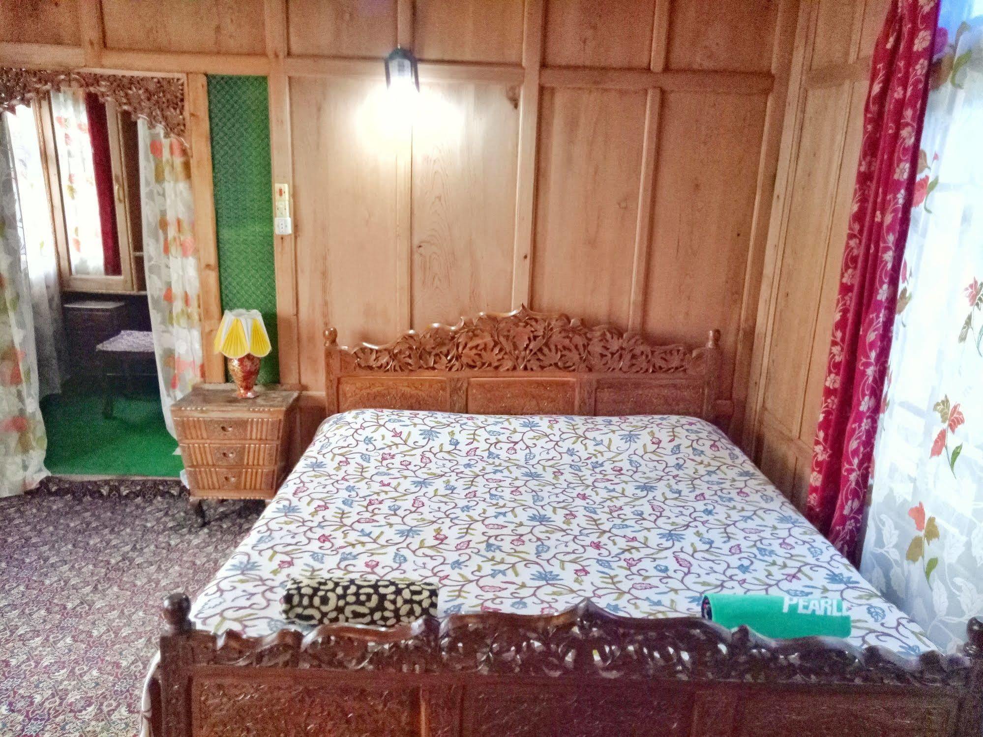 New Bul Bul Group Of Houseboats Srinagar Hotel Durgjan Exterior photo