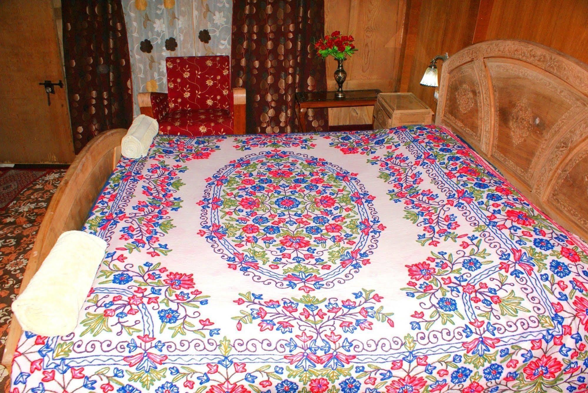 New Bul Bul Group Of Houseboats Srinagar Hotel Durgjan Exterior photo