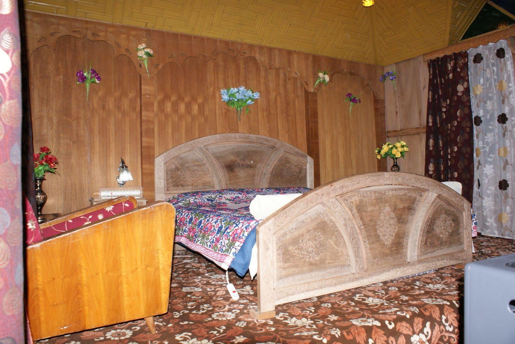 New Bul Bul Group Of Houseboats Srinagar Hotel Durgjan Exterior photo