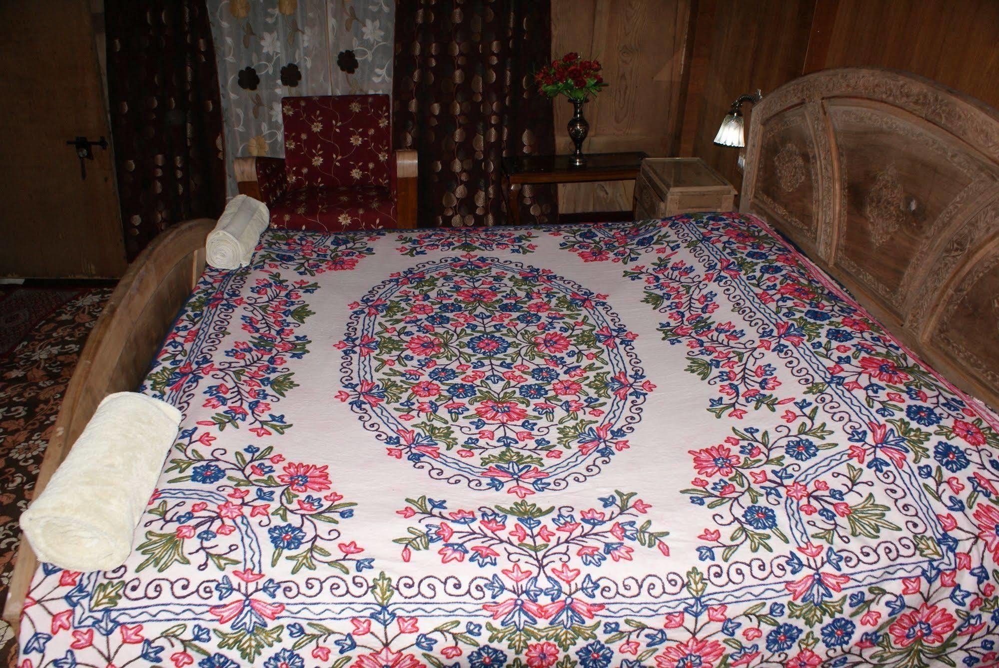New Bul Bul Group Of Houseboats Srinagar Hotel Durgjan Exterior photo