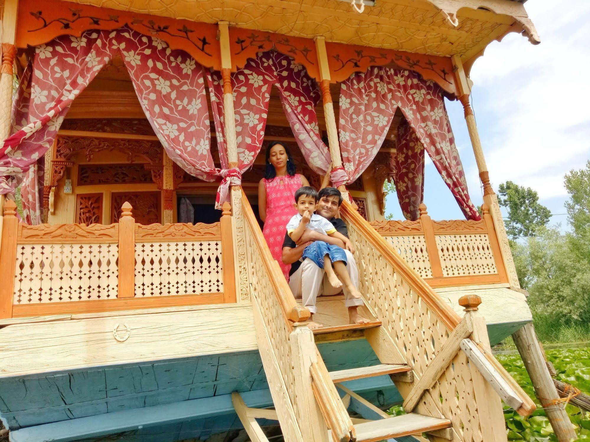 New Bul Bul Group Of Houseboats Srinagar Hotel Durgjan Exterior photo